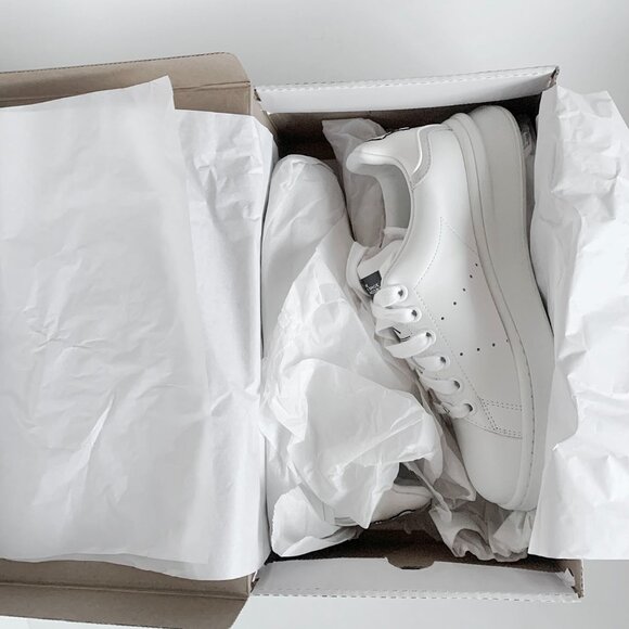 Marc Jacobs x Peanuts - Snoopy "The Tennis Shoe" White/Black Size: 9/39 - Picture 6 of 11